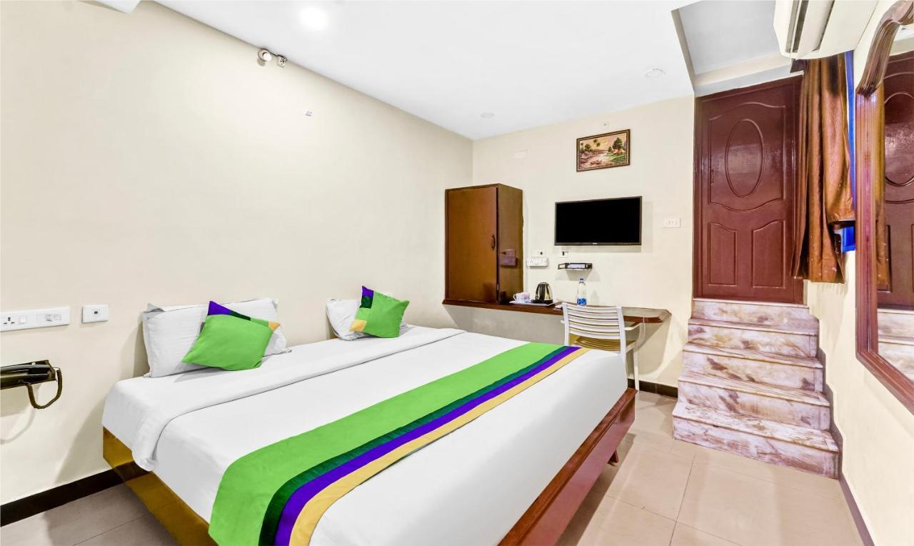 Treebo B Coral, 2 Km From Promenade Beach Hotel Пондичери Екстериор снимка