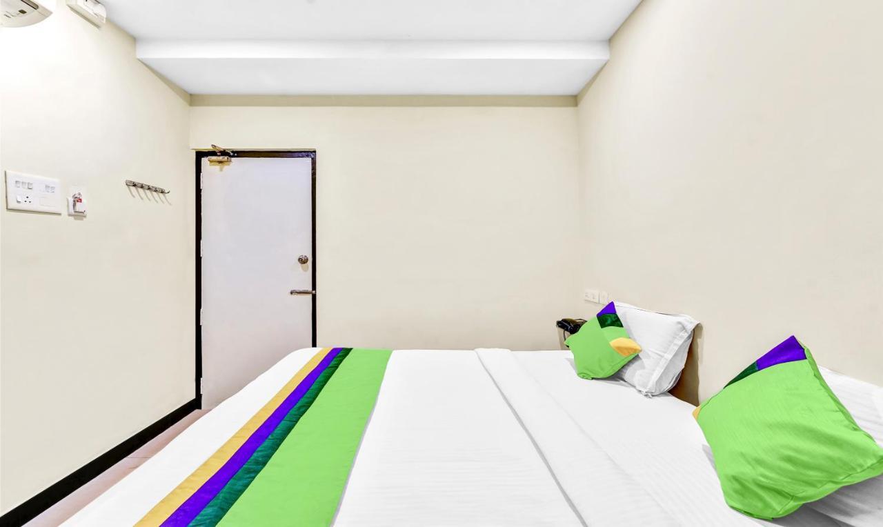 Treebo B Coral, 2 Km From Promenade Beach Hotel Пондичери Екстериор снимка