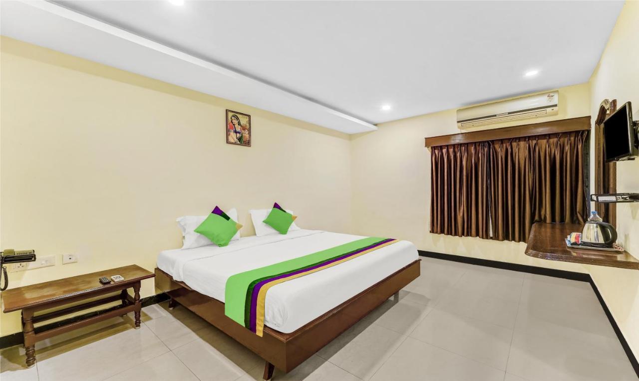 Treebo B Coral, 2 Km From Promenade Beach Hotel Пондичери Екстериор снимка