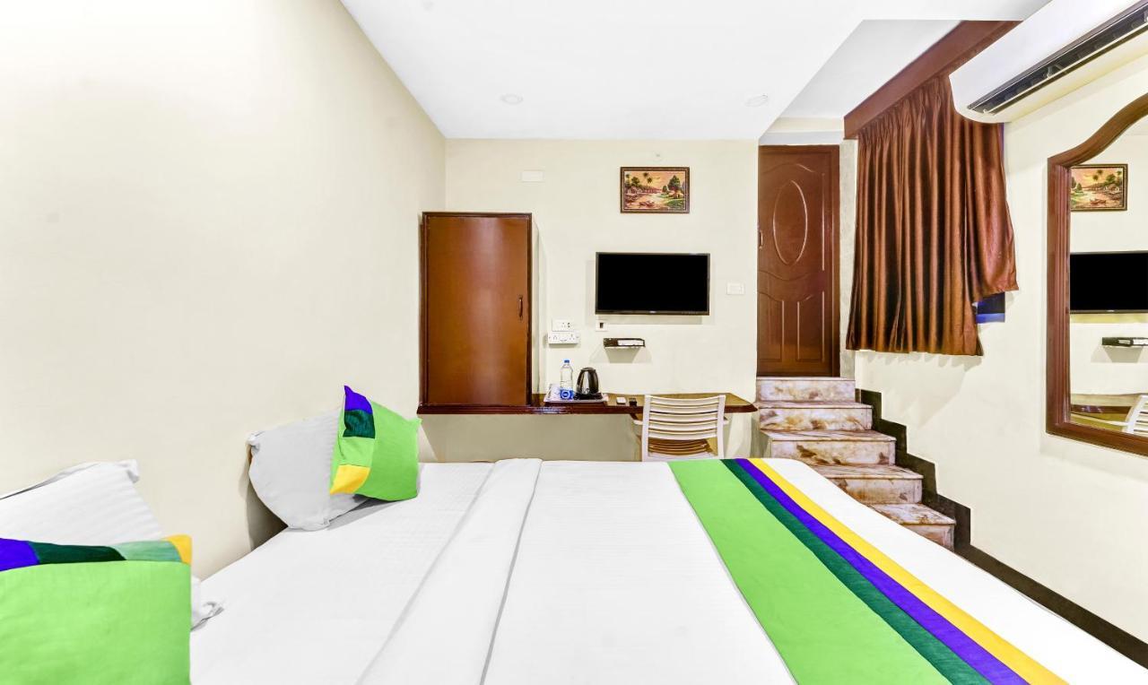 Treebo B Coral, 2 Km From Promenade Beach Hotel Пондичери Екстериор снимка
