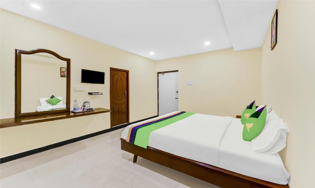 Treebo B Coral, 2 Km From Promenade Beach Hotel Пондичери Екстериор снимка