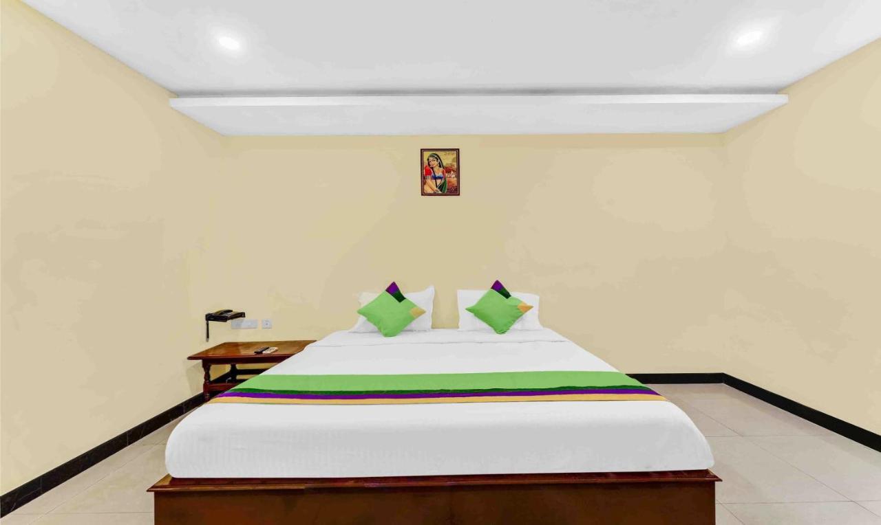 Treebo B Coral, 2 Km From Promenade Beach Hotel Пондичери Екстериор снимка