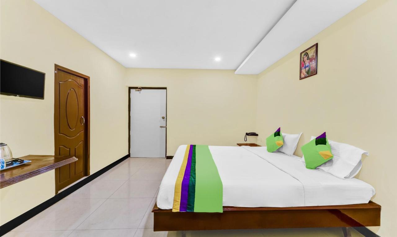 Treebo B Coral, 2 Km From Promenade Beach Hotel Пондичери Екстериор снимка