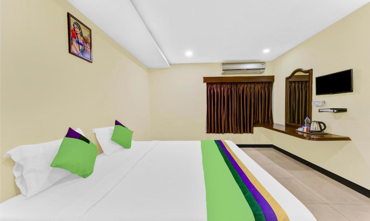 Treebo B Coral, 2 Km From Promenade Beach Hotel Пондичери Екстериор снимка